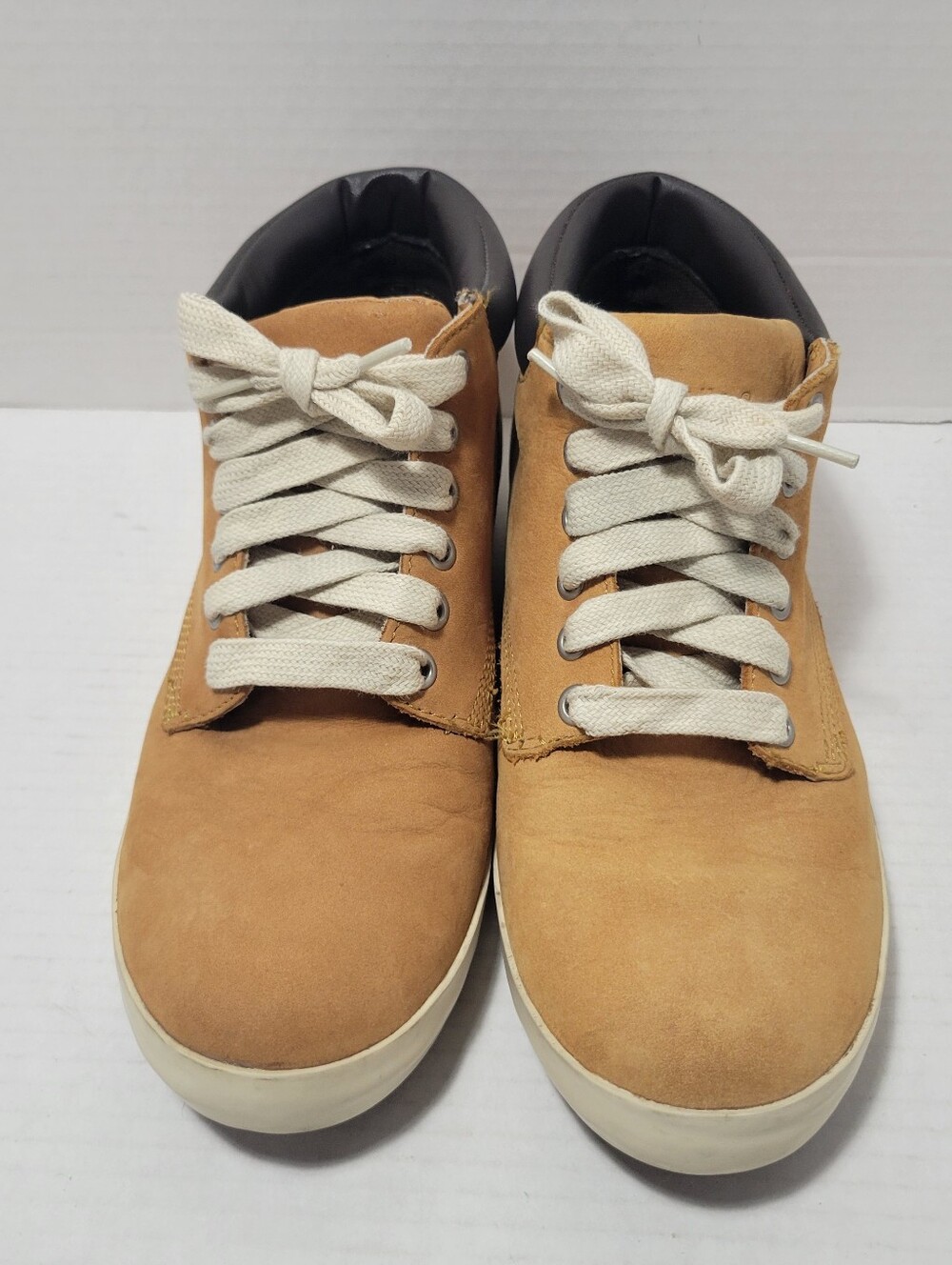 NWOT TIMBERLAND Ankle Chucka Boot Sneakers